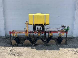 Dickey John DICKEY VATOR HOODED ROW CROP CULTIVATOR