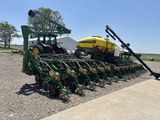 2010 John Deere 1790