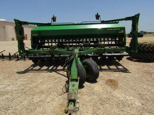 2001 John Deere 1560