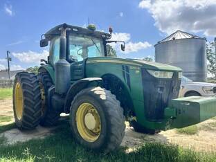 2013 John Deere 8260R