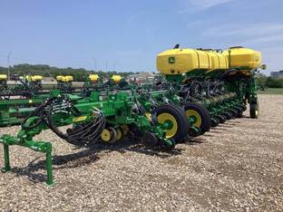 2026 John Deere 1775NT