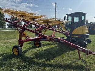 2025 New Holland PC1022