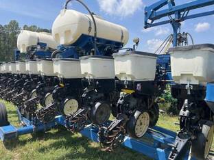 2013 Kinze PLANTER