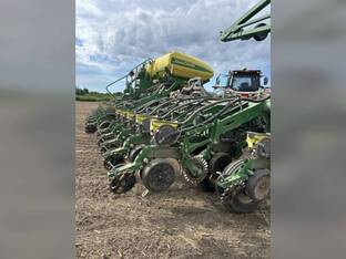 2017 John Deere 1795