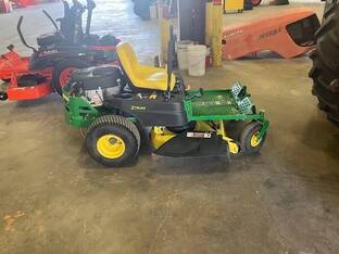John Deere Z335E