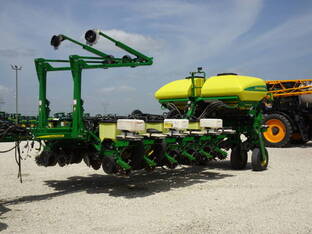 2015 John Deere 1775NT