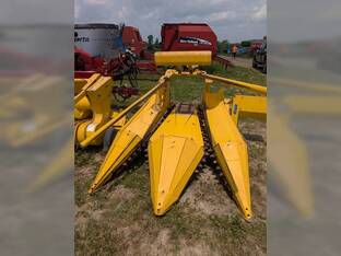 New Holland 824