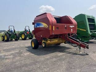 2012 New Holland BR7080