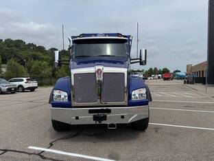 2027 Kenworth T880