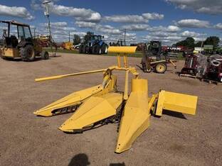 2011 New Holland 824
