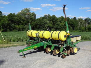 1991 John Deere 7200