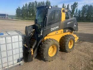 2021 John Deere 330G