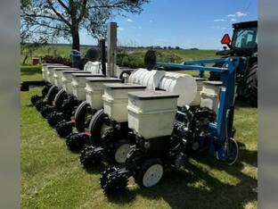 2011 Kinze 3500