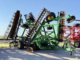 2022 John Deere 2623VT