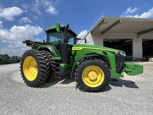 2025 John Deere 8R 250