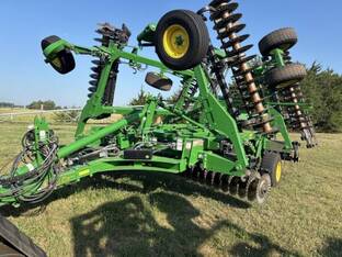 2022 John Deere 2660VT
