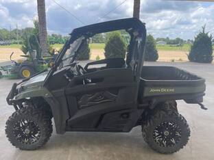 2020 John Deere XUV 590M