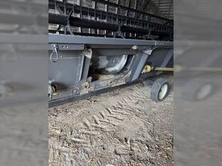 2017 Gleaner 8200