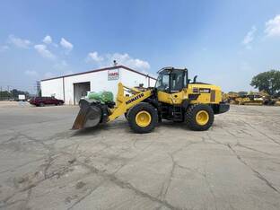 2022 Komatsu WA320-8