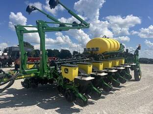 2016 John Deere 1775NT