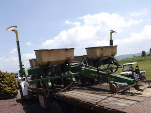 John Deere 7000