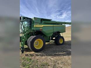 2025 John Deere S7 900