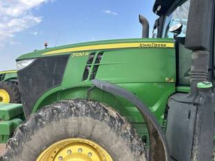 2011 John Deere 7230R