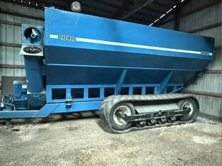 2000 Kinze 1040
