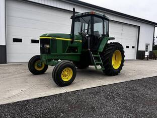 John Deere 7210