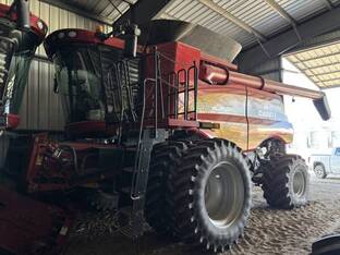 2013 Case IH 8230