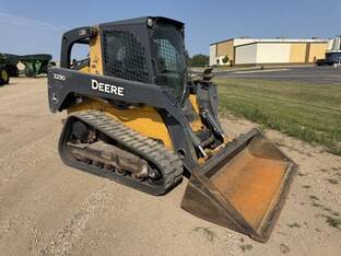 2012 John Deere 329D