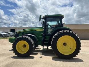2023 John Deere 8R 310