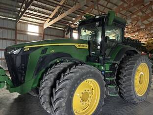 2022 John Deere 8R 370