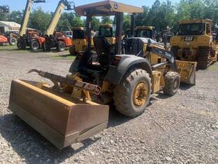 2016 John Deere 210L