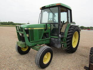 1999 John Deere 6310
