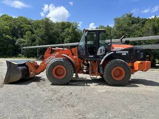 2020 Hitachi ZW220-6