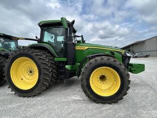 2025 John Deere 8R 230