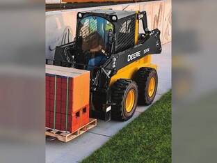 2016 John Deere 320E