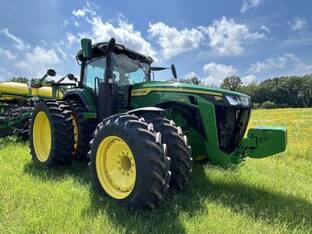2025 John Deere 8R 230