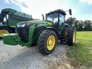 2022 John Deere 8R 230