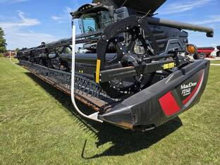 2018 MacDon Industries FD140
