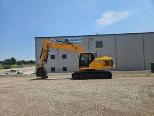 2019 JCB 220X LC