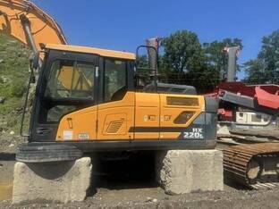 2018 Hyundai HX220L