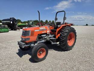 1998 Kubota M6800
