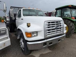 1996 Ford F800