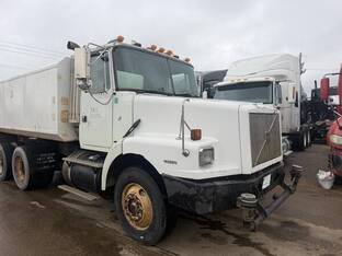 1998 Volvo WG64T