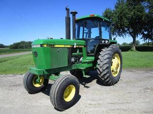 1989 John Deere 4255