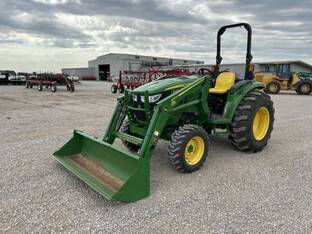 2018 John Deere 4052M