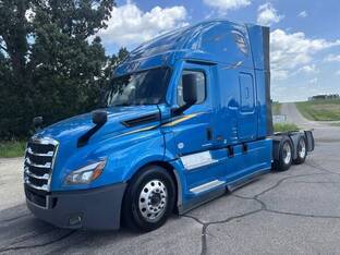 2021 Freightliner CASCADIA 126