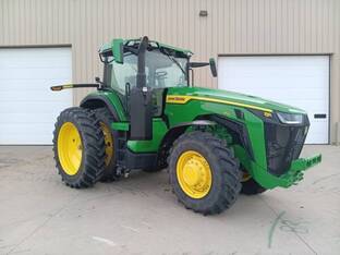2025 John Deere 8R 250